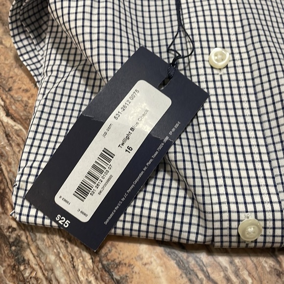 Dress shirt $15 - Picture 2 of 4